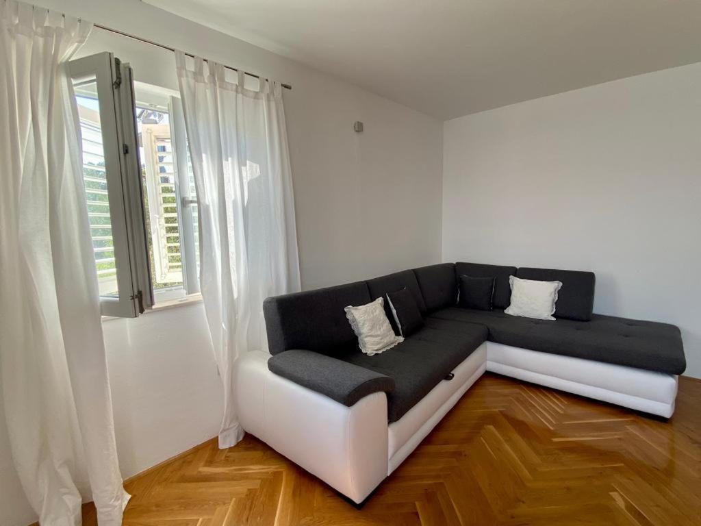 Panorama Apartment Jakov オミシュ エクステリア 写真